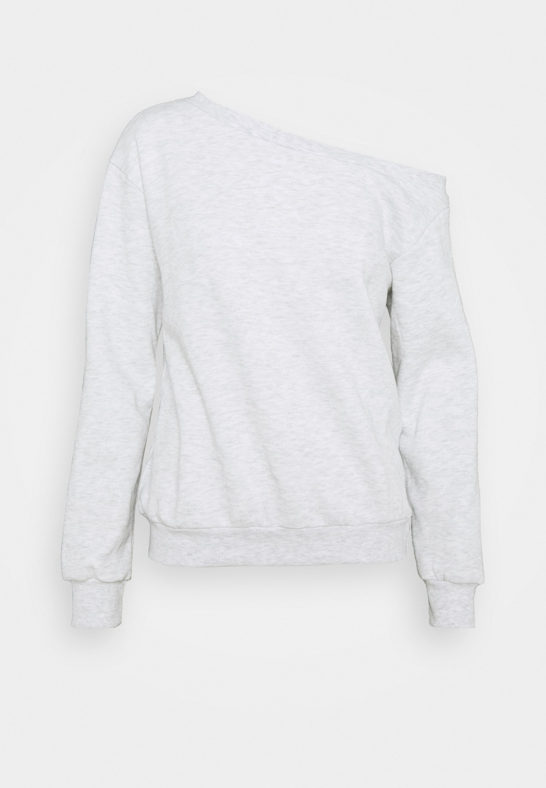 white loose sweatshirt