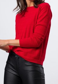 zero Pullover - red