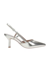Tacchi slingback argento con punta affusolata, finitura metallica elegante e tacco sottile. Presentano una tracolla regolabile e un design minimalista.