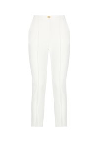 Pantaloni bianchi su misura con texture liscia, design a gamba dritta, due tasche laterali e un accento in metallo dorato in vita.