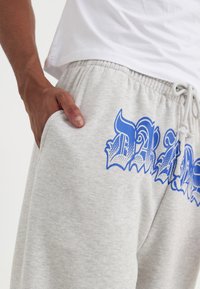 Thumbnail Image 5
