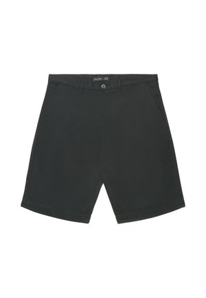 Pantaloncini neri su misura con passanti per cintura, chiusura frontale con bottone e zip, e tasche laterali, disposti distesi su sfondo bianco.