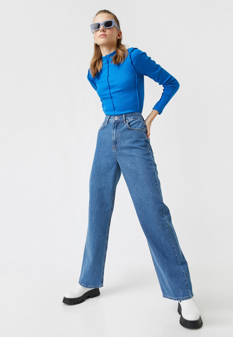 Koton Flared Jeans lichtblauw Koton Flared Jeans lichtblauw