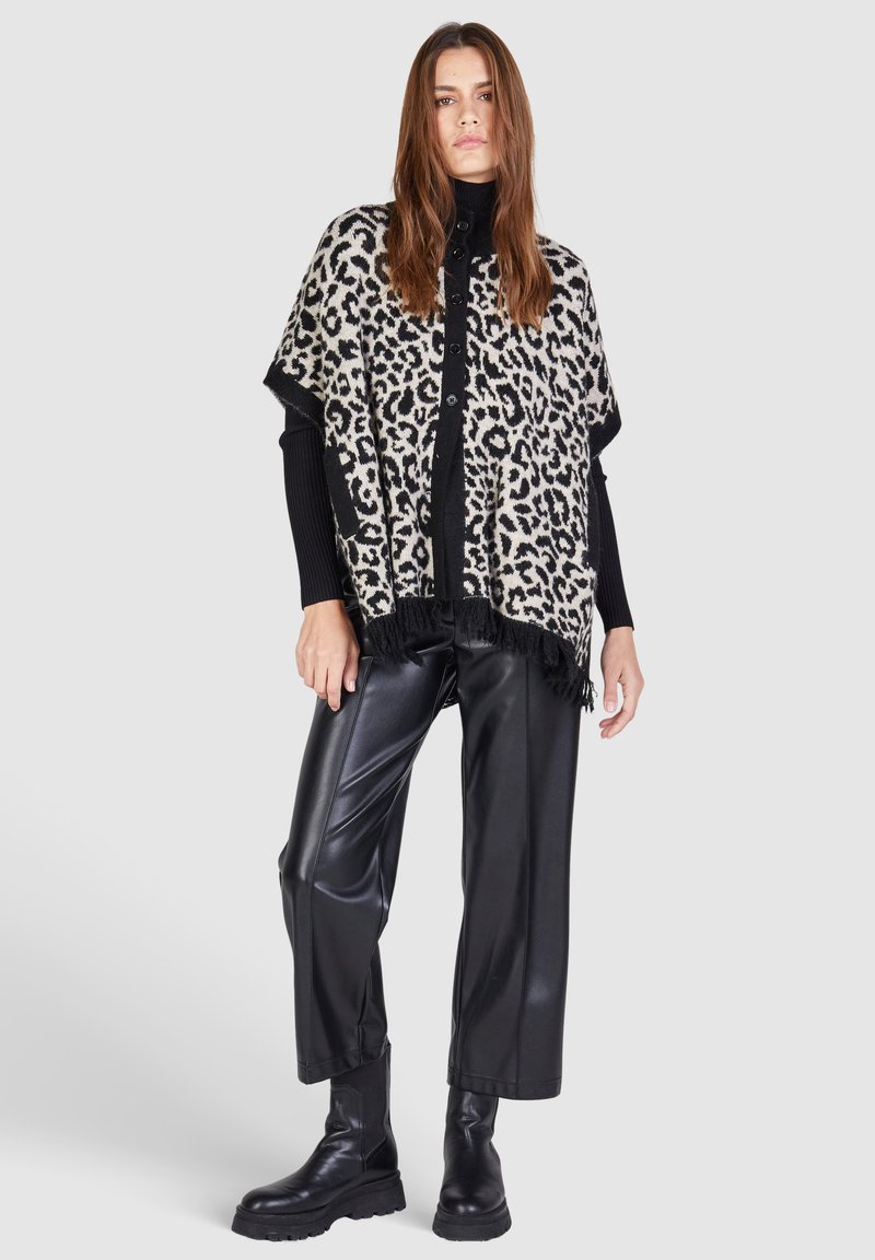 Marc Aurel Trousers - black