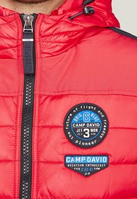 Camp David Weste - red