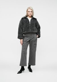 Vero Moda VMELLA SHORT JACKET - Vinterjakker - asphalt