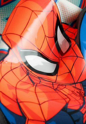 Spider-Man-motivierter Stoff mit einem lebendigen orange-blauen Farbschema, glänzender Oberfläche und detailliertem Netzmuster auf dem Gesicht der Figur.