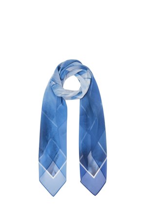 Pañuelo de seda azul con un patrón geométrico en diferentes tonos de azul y contornos blancos, colocado en un lazo suelto.