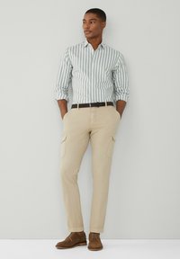 Hackett London MEL BOLD STRIPE - Košeľa - green white