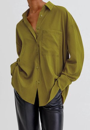PULL&BEAR Skjortebluser - green