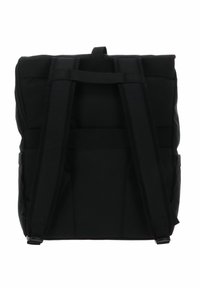 Sac à dos noir avec bretelles rembourrées, une forme structurée et des compartiments zippés. Fabriqué en tissu durable avec une texture lisse.