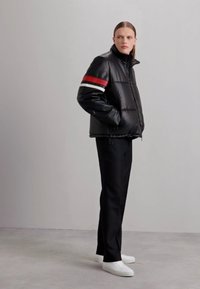 J.LINDEBERG FREY BIKE - Χειμωνιάτικο μπουφάν - black
