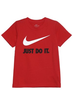 Maglietta rossa in cotone con maniche corte, presenta un grande swoosh bianco Nike e la scritta nera "JUST DO IT." sul davanti.
