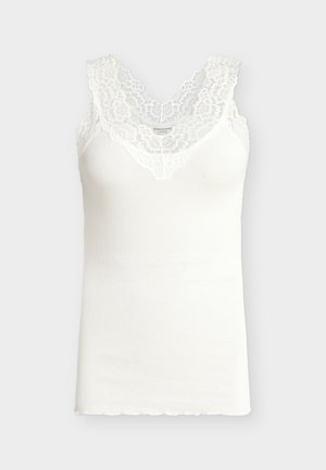 Maiou alb fără mâneci, cu dungi și margine largă din dantelă în jurul decolteului în V și umerilor, așezat pe fundal gri deschis.