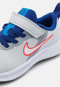 Nike Performance STAR RUNNER 3 UNISEX - Scarpe da corsa su strada - pure platinum/white/light crimson/deep royal blue