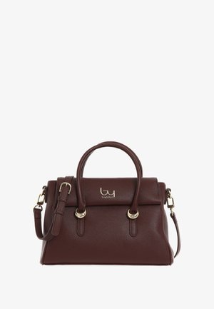 Borsa a tracolla in pelle marrone con due manici superiori, una tracolla staccabile e dettagli in metallo dorato. Design semplice con una superficie texturizzata.