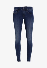 Nem kiválasztott, medium aged