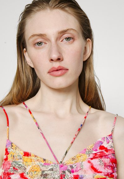 AMUR LUKE PLEATED TIER DRESS - Cocktail φόρεμα / Φόρεμα για πάρτι - poppy field pastel floral