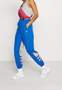 adidas Originals Träningsbyxor - blue