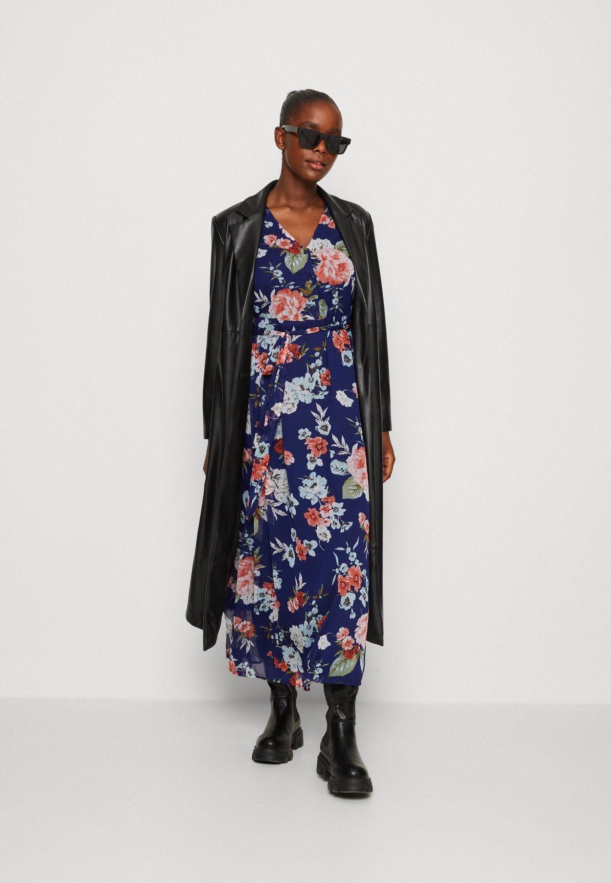 ONLSAGA V NECK BUTTON DRESS