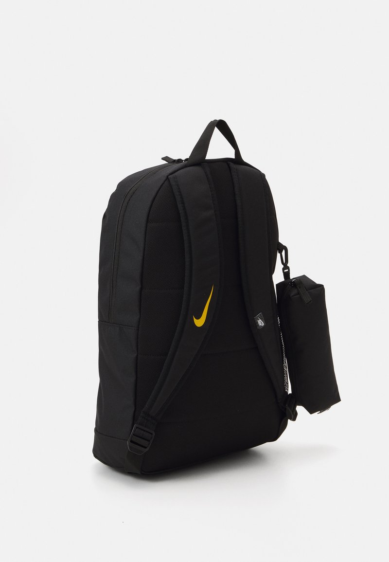 black and yellow nike backpack DS Academy Academy Team 2.3 while the side bottle pocket can hold your favorite beverage Yellow Nike Tagesrucksack Schwarz Nike