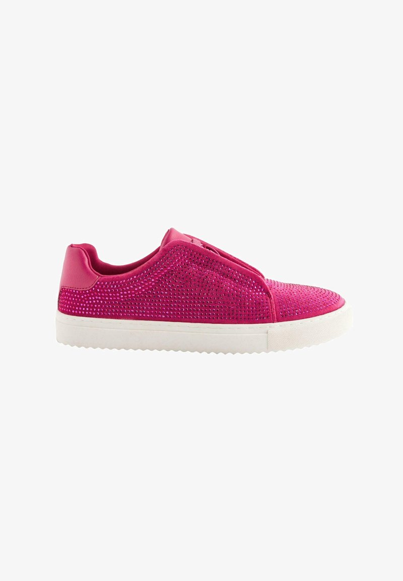 Zapatillas slip-on perforadas en color rosa con un upper liso, suela de goma blanca y acentos texturizados. Diseñadas para brindar comodidad y transpirabilidad.