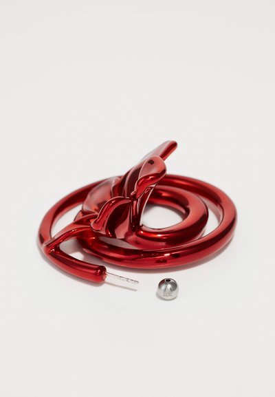 HUGO KREIT FLORAL TWIST EARRINGS - Pendientes - red