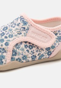 Wheat BEACH SHOE SHAWN UNISEX - Čības - blue