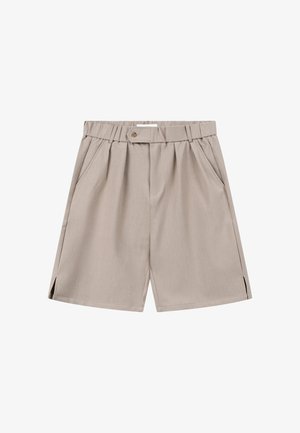 Pantaloncini beige a vita alta con passanti per cintura, tasche laterali, chiusura frontale con bottoni e piccole aperture sull'orlo di entrambe le gambe.