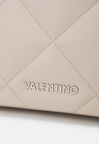 Valentino Bags Kabelka - beige