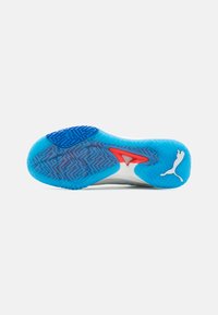 Puma ACCELERATE NITRO SQD - Scarpe da pallamano - white/bluemazing/black