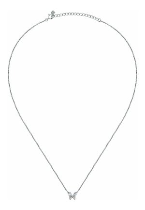 Zilveren ketting met een kleine vlindervormige kristallen hanger en een verstelbare sluiting.