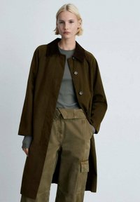 Mango Klassisk frakke - khaki