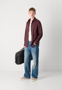 Calvin Klein SLIM SHIRT - Camisa elegante - bordeaux