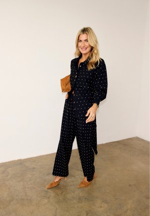 ELISSA - Nohavice - black