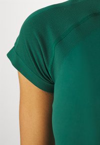 Sweaty Betty ATHLETE SEAMLESS WORKOUT - Sportiniai marškinėliai trumpomis rankovėmis - retro green