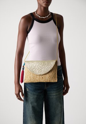 ENVELOPE BAG GUARDANAPO - Clutch - gold-coloured