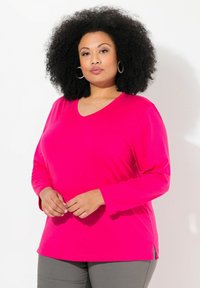 Ulla Popken GROSSE GRÖSSEN BASIC-V LANGARM  - Longsleeve - red pink