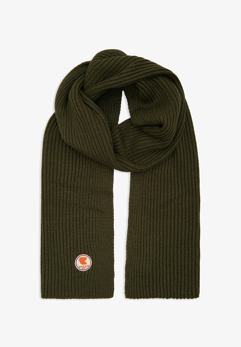 Sciarpa in maglia a costine di verde scuro con un accento di logo circolare che presenta un animale stilizzato. Il tessuto appare morbido e testurizzato.