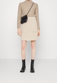 HUGO Neule - beige
