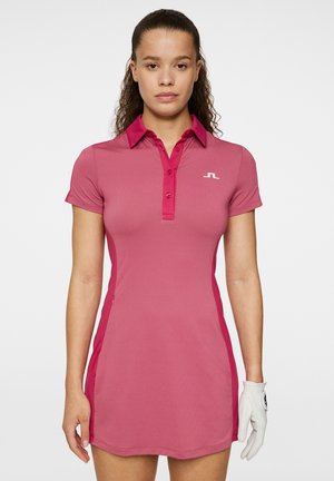 Rosa Golfkleid mit Kragen, kurzen Ärmeln und Knopfleiste. Verfügt über einen strukturierten Stoff mit kontrastierenden Akzenten und Logo.