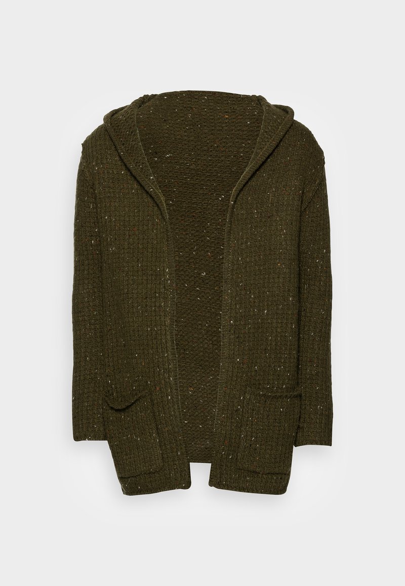 Cardigan en tricot vert foncé avec capuche, présentant un motif texturé et deux poches avant. Design chaud et spacieux, idéal pour le port en couches.