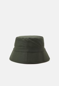 Unselected, green