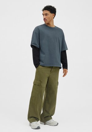 Bershka Relaxed fit jeans - khaki
