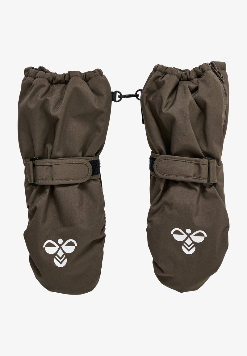 Bruna vattentäta vantar med elastiska muddar och justerbara remmar, med en vit logotyp på varje vante. Texturerad tyg för bättre grepp.