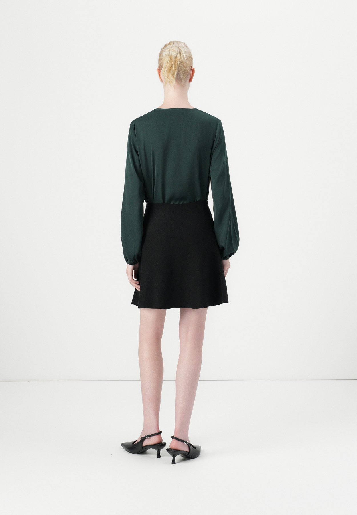 ONLMELLI SHORT SKIRT EX KNT