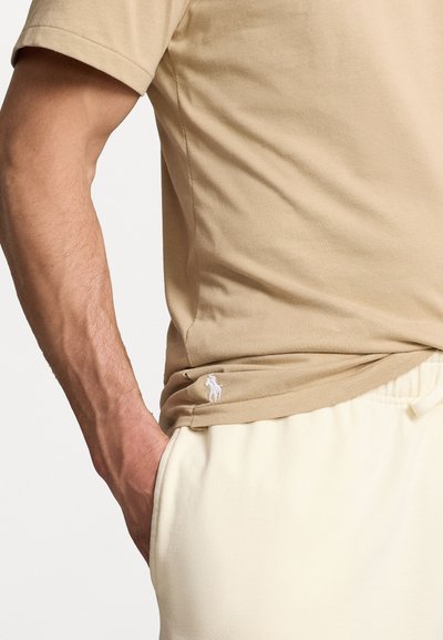 Polo Ralph Lauren Big & Tall EMBROIDERED LOGO JERSEY T-SHIRT - Apdrukāts T-krekls - classic khaki