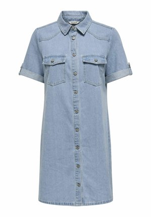 Rochie din denim albastru deschis cu mâneci scurte, închidere cu nasturi pe față, două buzunare pe piept și detalii cu manșete rulate. Textură netedă și design casual.