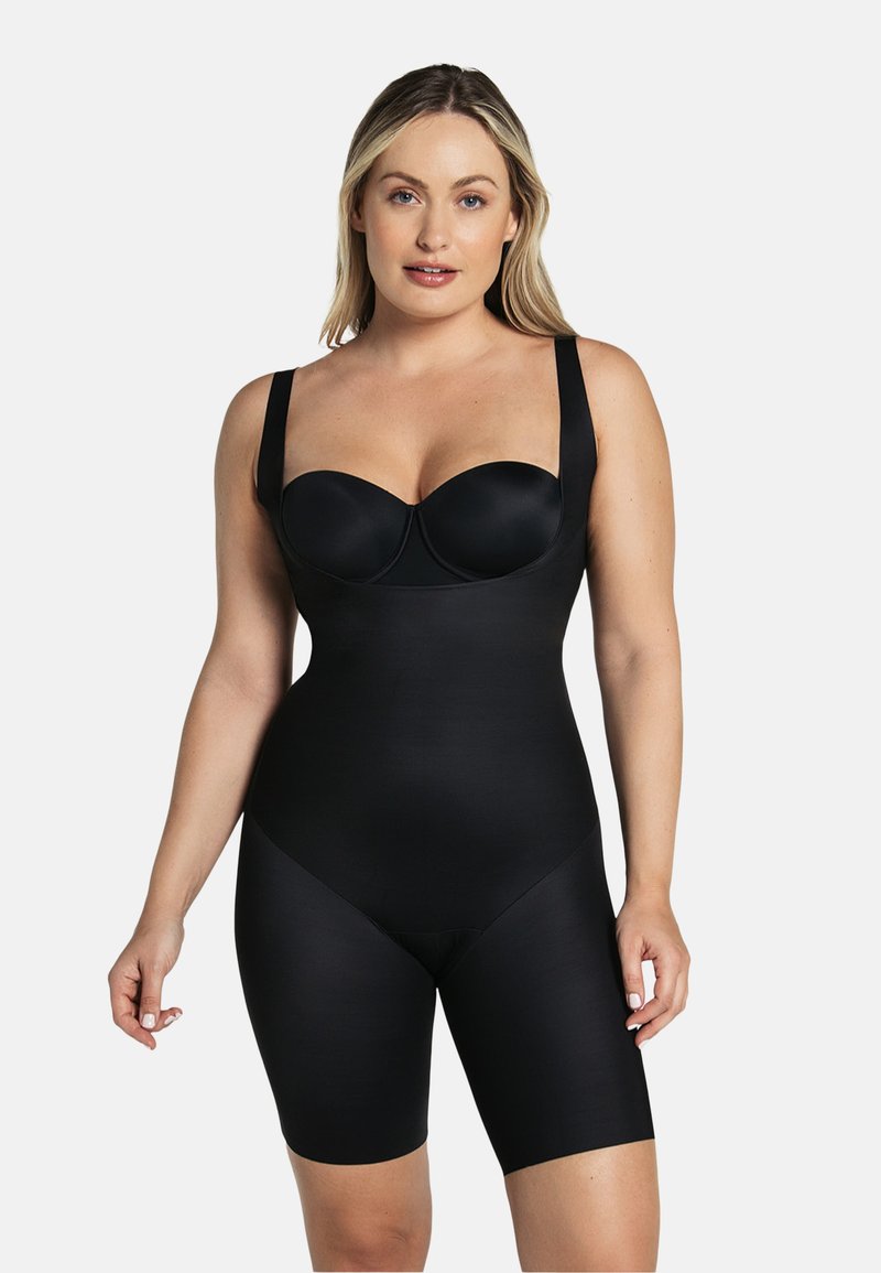 Zwarte shapewear bodysuit met gestructureerde cups, brede banden en lengte tot halverwege de dij. Glad fabric en een aansluitend ontwerp accentueren de silhouet.
