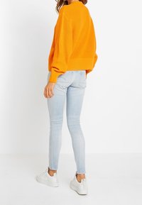 Monki Sweter